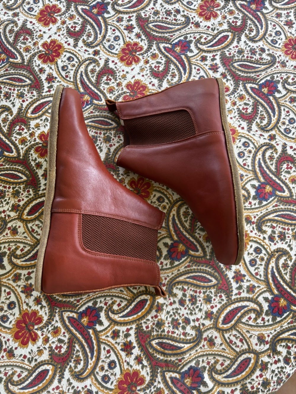Aintap Feel Barefoot Chelsea Boots NWOT - Picture 3 of 8